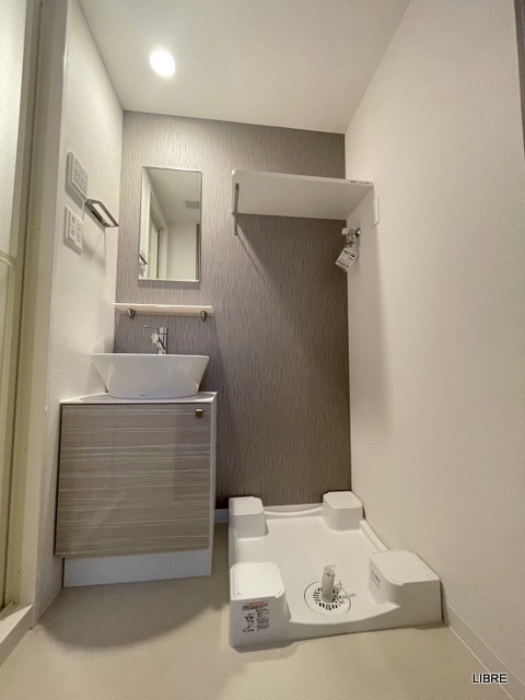 洗面設備　洗面台と洗濯機置場です！