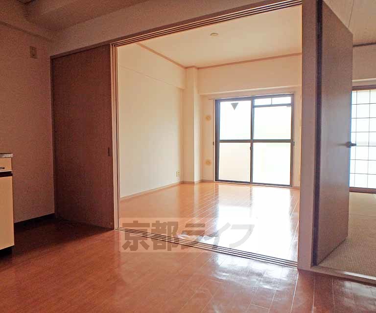 居室・リビング　ダイニングから見たお部屋です。