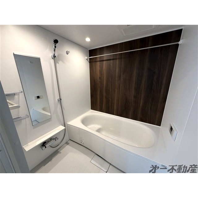 バス・シャワールーム　バスルーム