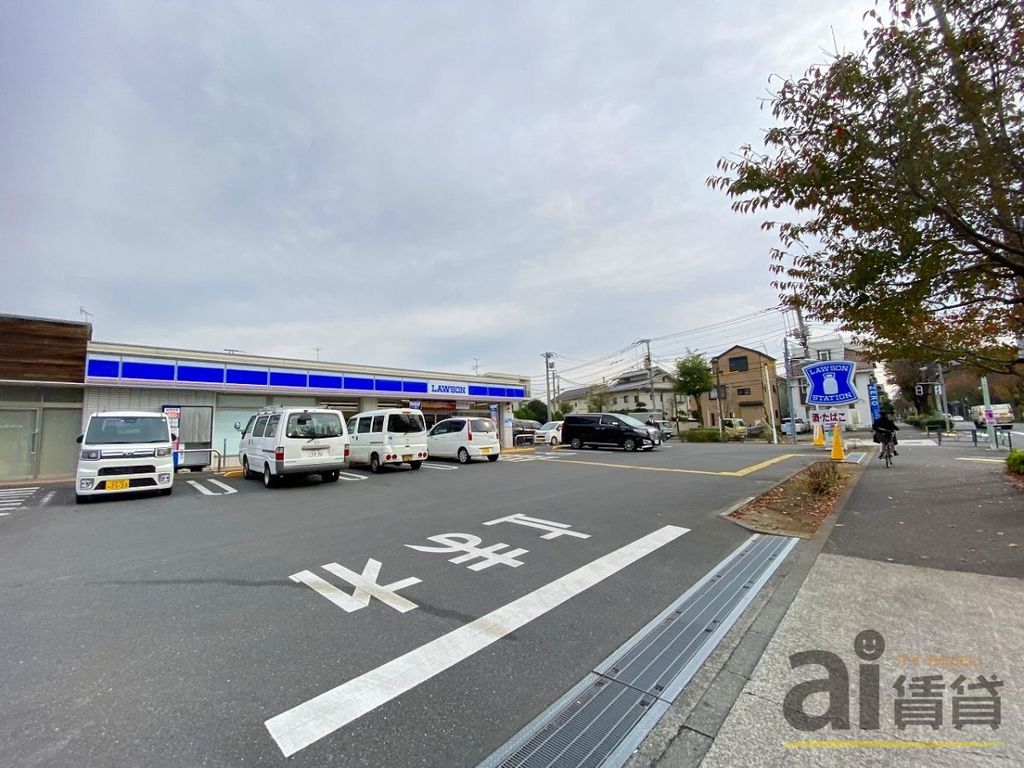 コンビニ　ローソン東京学芸大学前店（コンビニ）まで160m