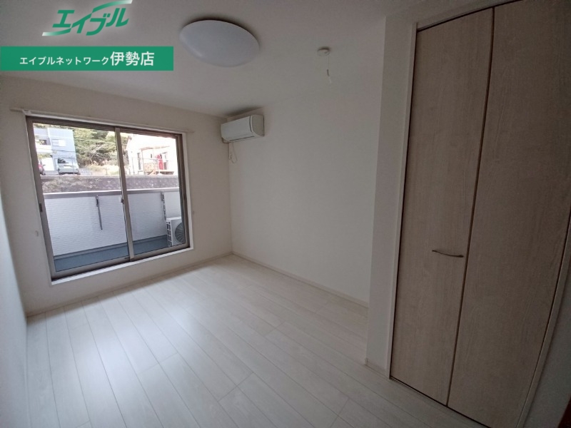 居室・リビング　同型参考写真