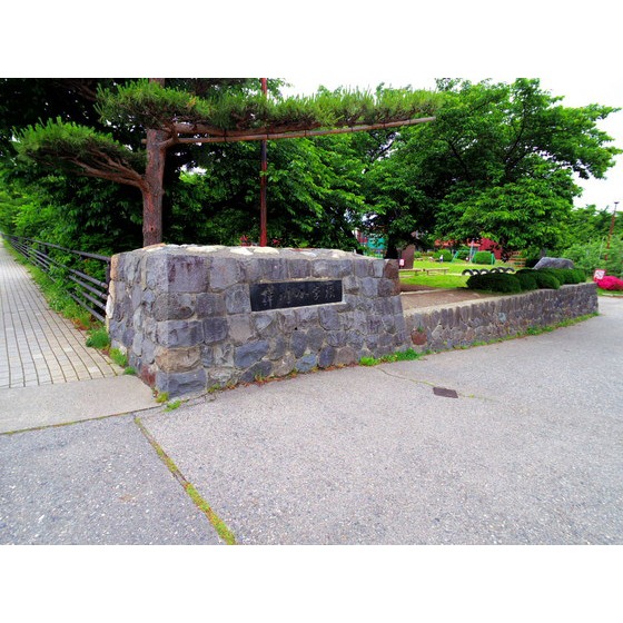 小学校　松本市立梓川小学校（小学校）まで2266m