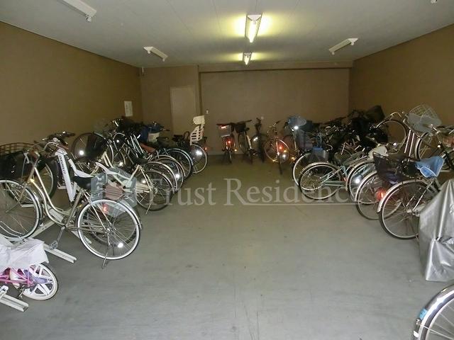 駐車場　駐輪場