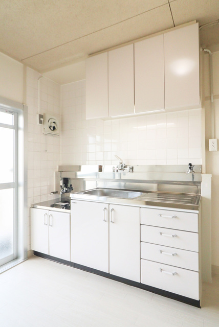 キッチン　コンパクトで使い勝手の良いキッチン