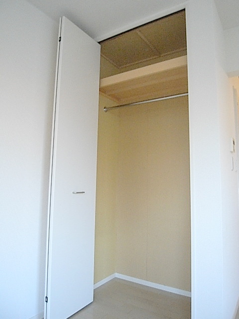 収納　★天井から床までの大型クローゼット付きです♪