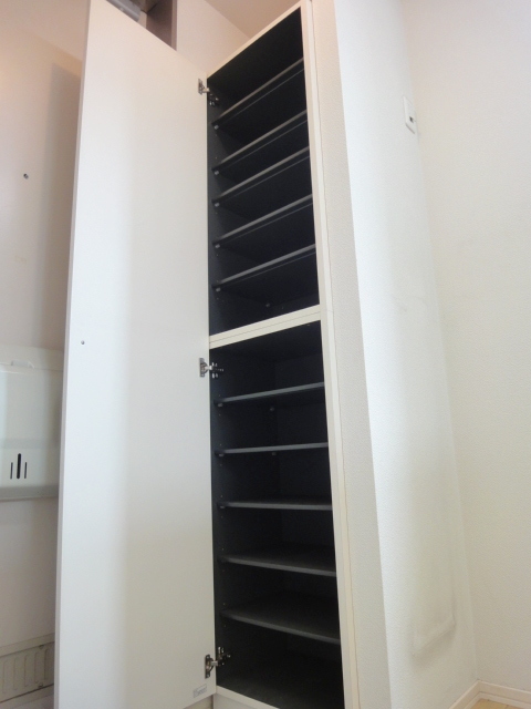 玄関　★大型のシューズＢＯＸです♪