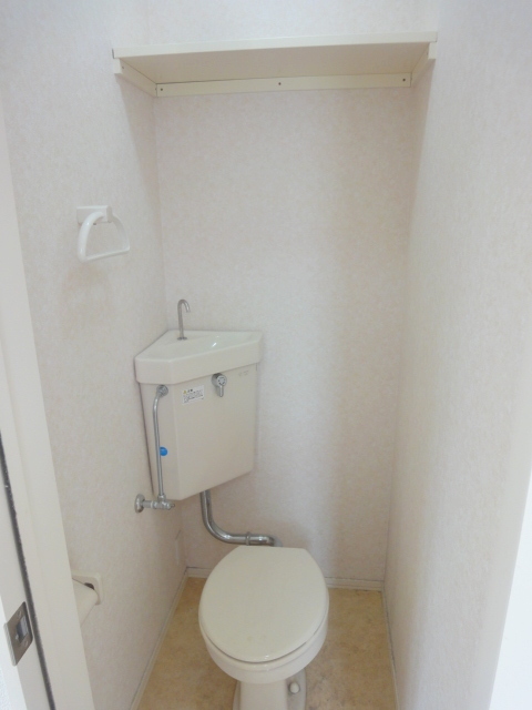 トイレ　★収納棚もあって便利です★