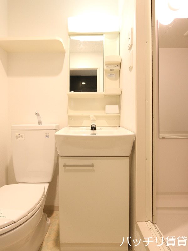 洗面設備　※同型タイプの為、現状を優先いたします