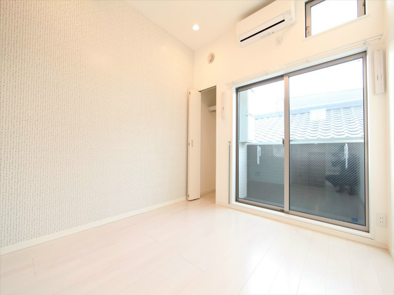 バルコニー　洋室6.2帖　ロフト5.6帖（収納にも寝室にも使えます）