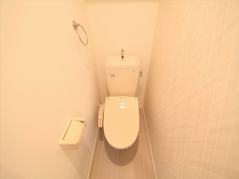 トイレ　温水洗浄暖房便座付トイレ