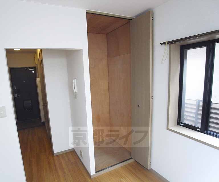 収納　見られたくないものはここへ。