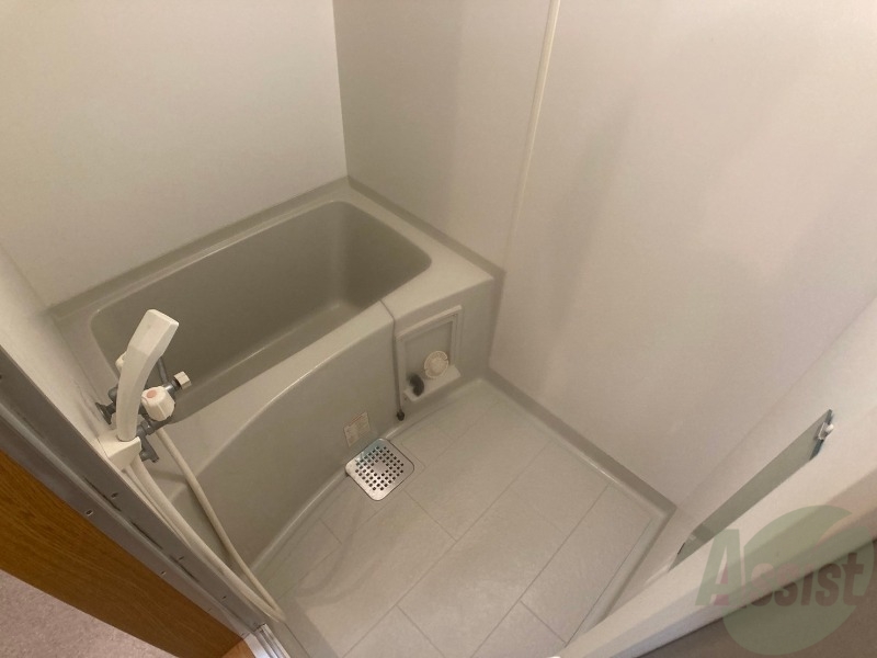 バス・シャワールーム　ユニットバスです。疲れを癒すのに欠かせませんね！