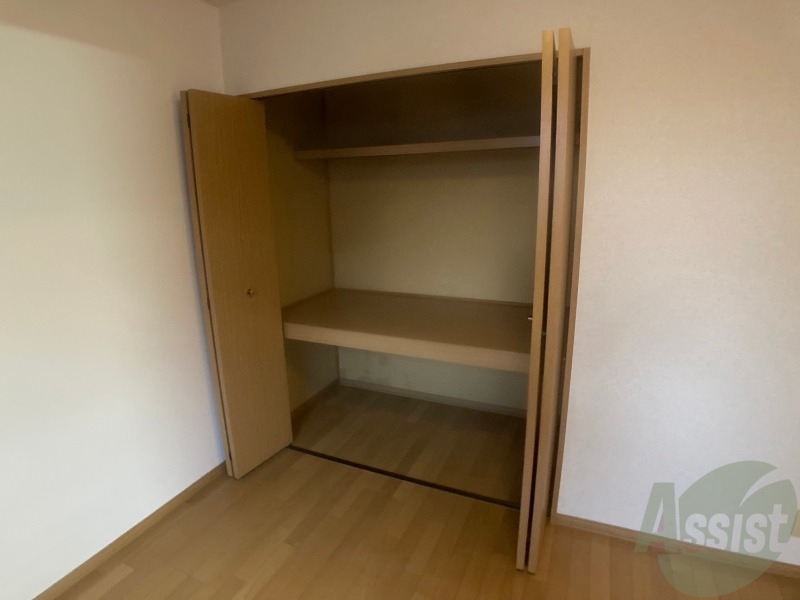 収納　寝室の収納です。部屋がすっきり片付きます。