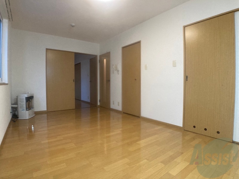 居室・リビング　広くてキレイなお部屋が広がっていて、充実した生活が送れそう。