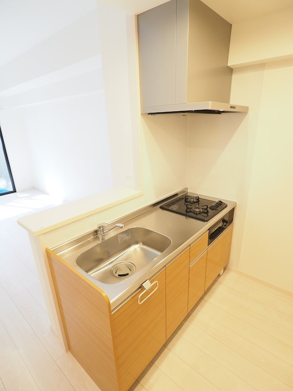 キッチン　茶キッチン＆白い床TYPE。