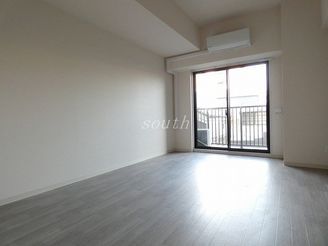 居室・リビング　洗練された清潔感漂う清楚な仕上がり