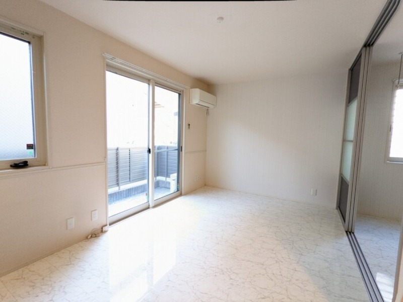 居室・リビング　図面と現状に相違がある場合には現状を優先