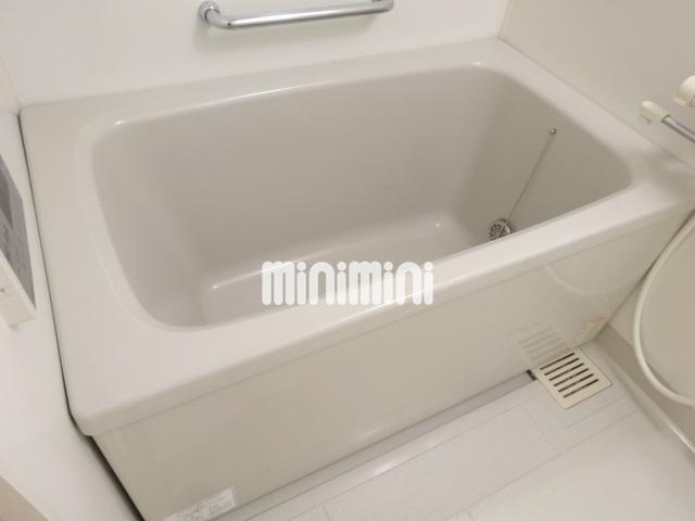 バス・シャワールーム　清潔感のあるバスルーム