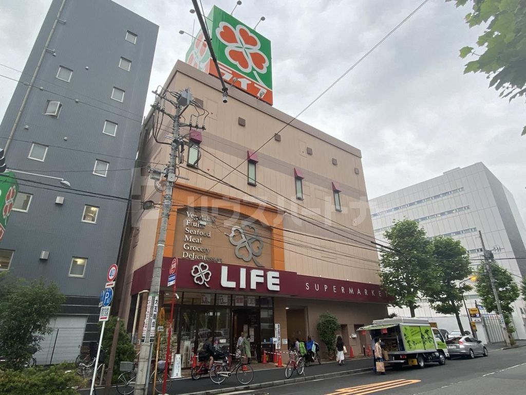 スーパー　ライフ神田和泉町店（スーパー）まで220m