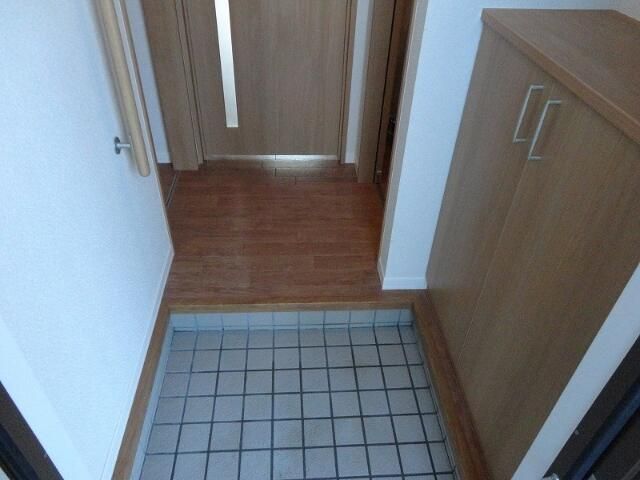 玄関　別部屋参考写真です