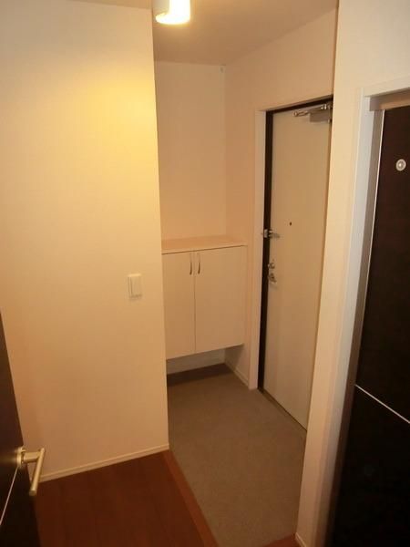 玄関　たっぷり収納付き玄関