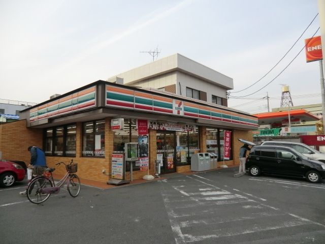 コンビニ　セブンイレブン（コンビニ）まで70m
