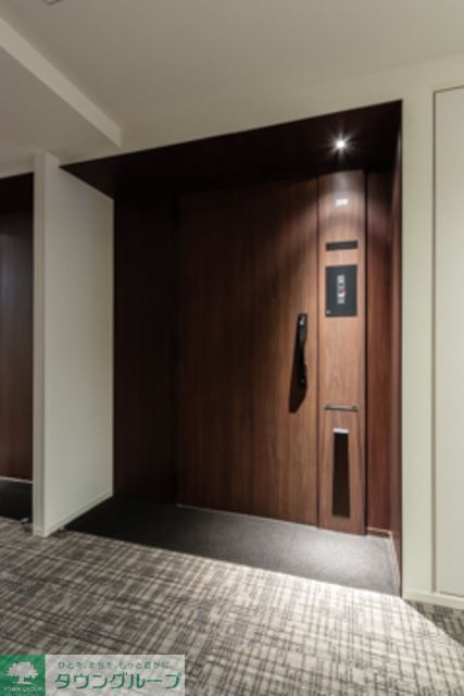 玄関　※写真は同タイプ住戸です。