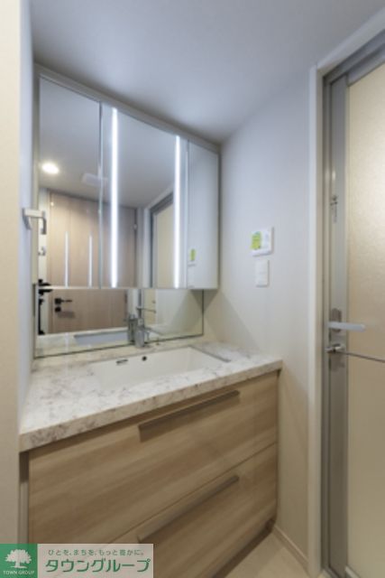 洗面設備　※写真は同タイプ住戸です。