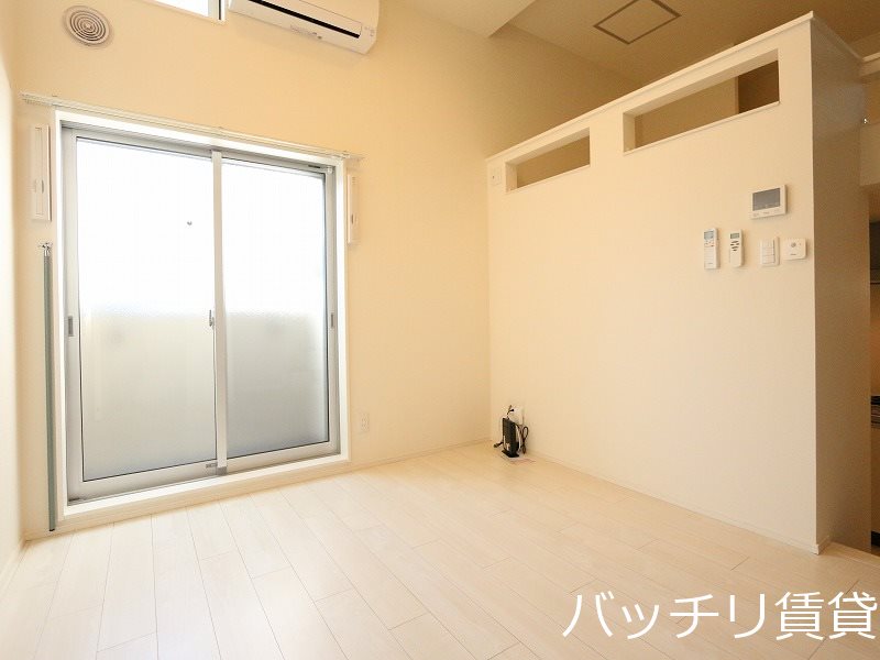 バルコニー　同型タイプの為、現状を優先致します。