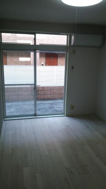 居室・リビング　※別号室参考写真