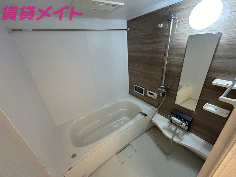 バス・シャワールーム　同物件別部屋のお写真です。