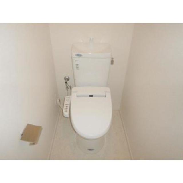 トイレ　※写真は同タイプ住戸です。