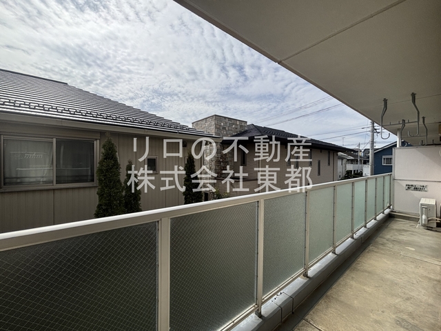 眺望　バルコニーからの景色です！圧迫感がないので暮らしやすい♪