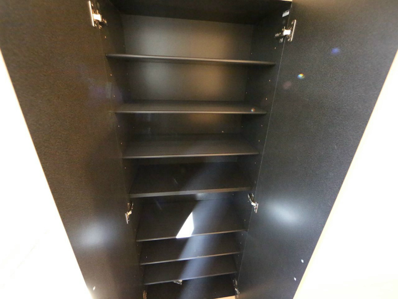 玄関　玄関　シューズボックス付（収納充実してます）