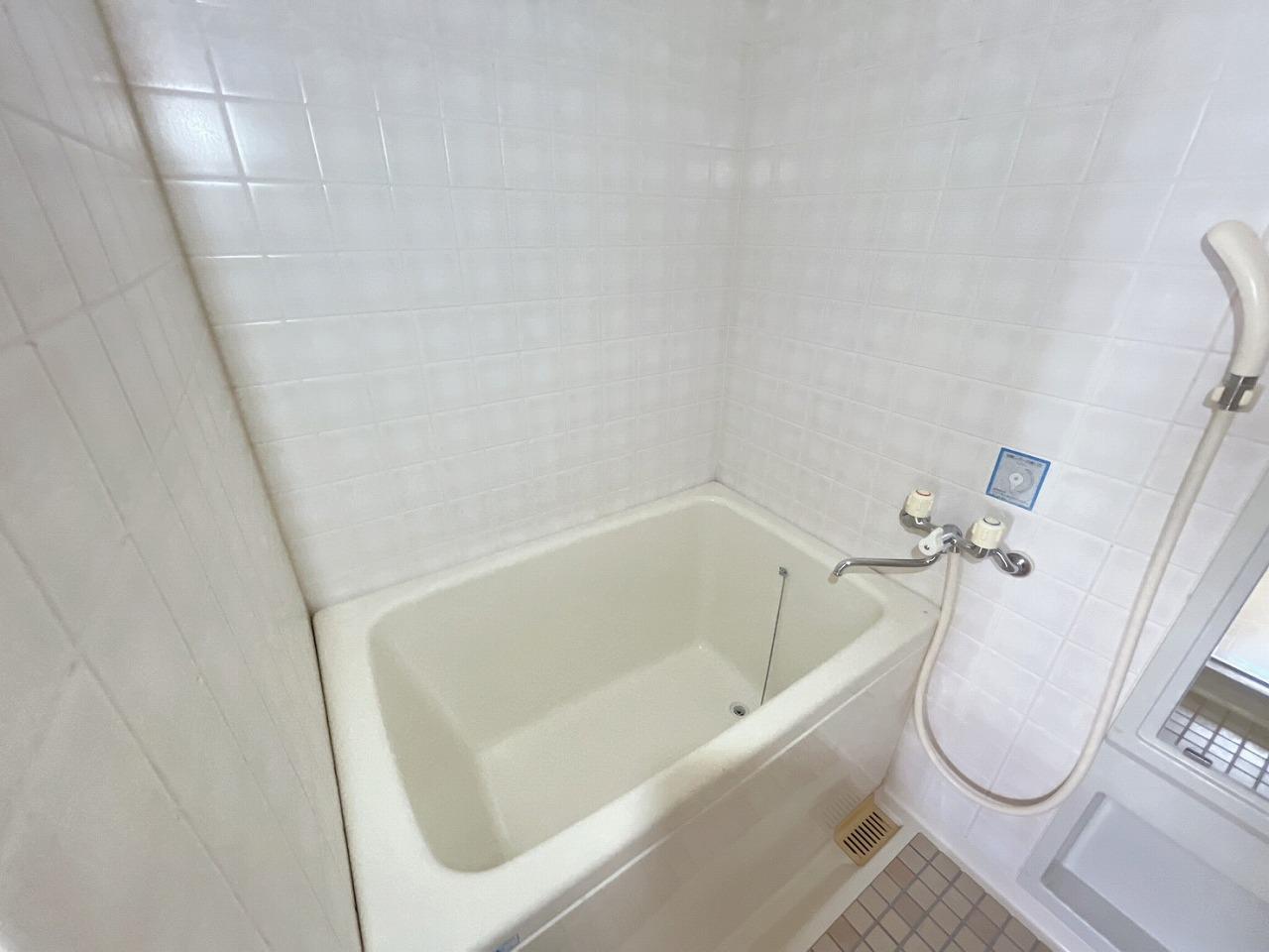 バス・シャワールーム　バスルーム