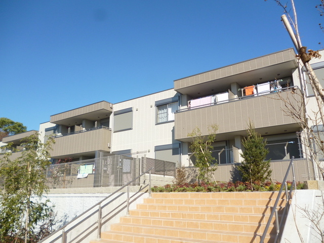建物外観　★高台にあり日当たり良好★