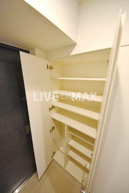 玄関　礼金0ヶ月・フリーレント1ヶ月付き