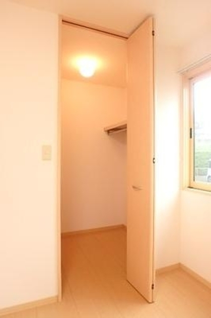 収納　ウォークインクローゼット