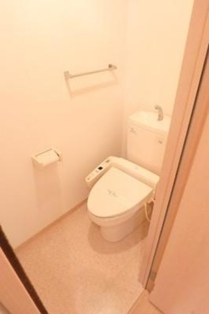 トイレ　温水洗浄暖房便座