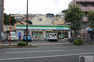 コンビニ　ファミリーマート（コンビニ）まで1462m