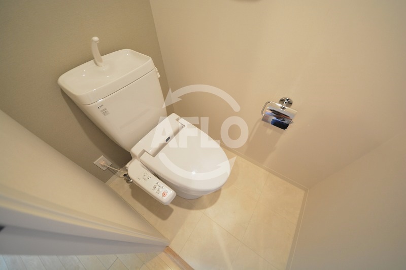 トイレ　アーバネックス上町台　温水洗浄便座