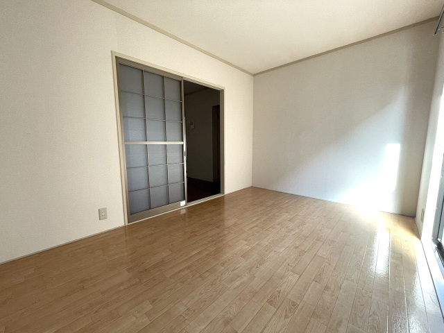 居室・リビング　陽当り良好！！