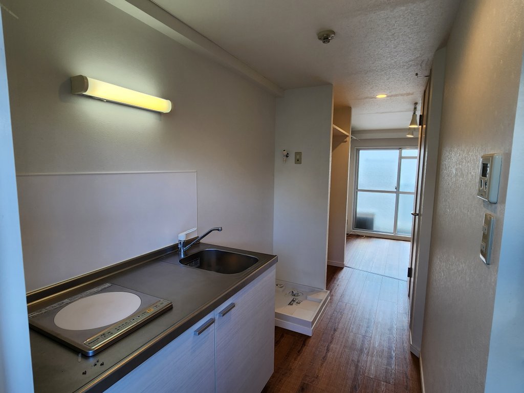 キッチン　調理台のあるＩＨキッチン