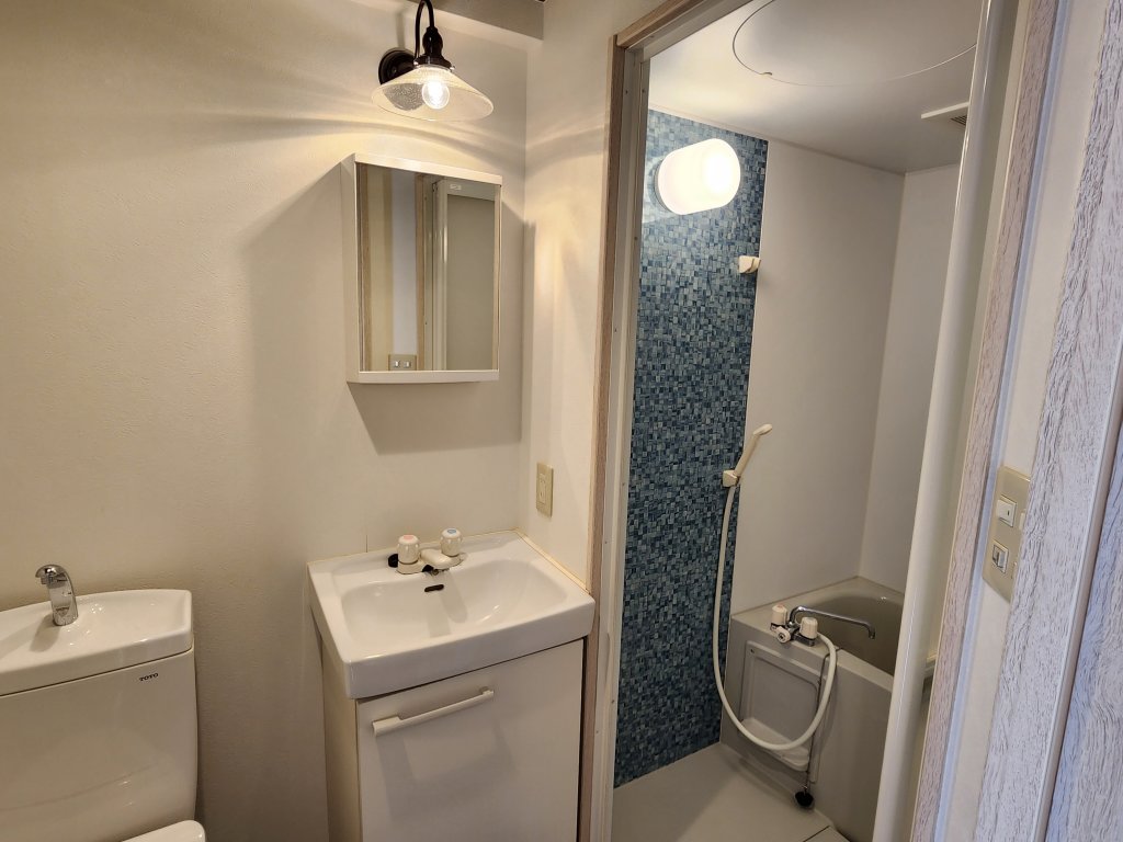 洗面設備　洗面台廻りもお洒落です。