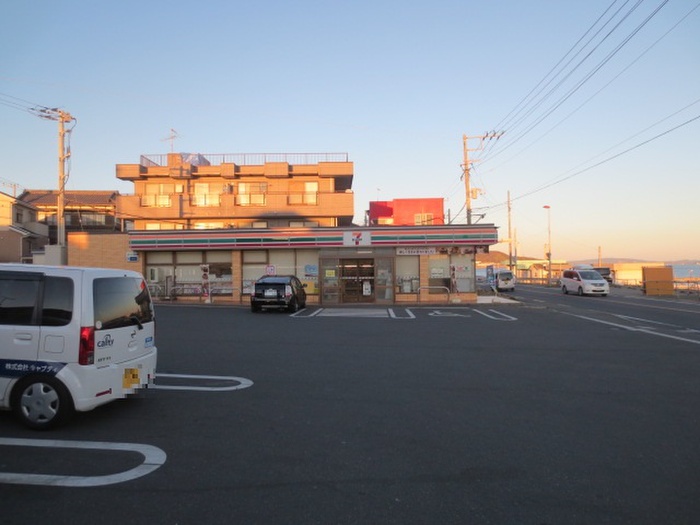 コンビニ　セブンイレブン横須賀長沢1丁目店（コンビニ）まで476m