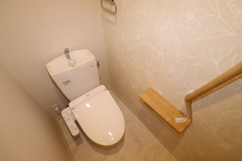 トイレ　トイレ：別号室の写真