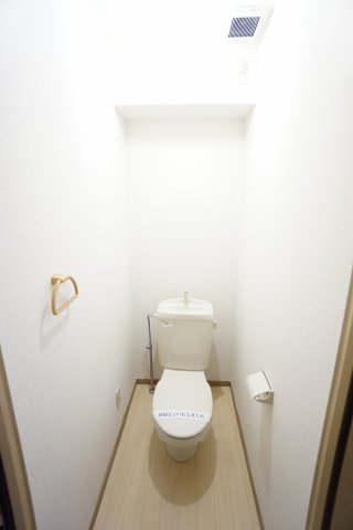 トイレ　※同物件・反転タイプの写真です。