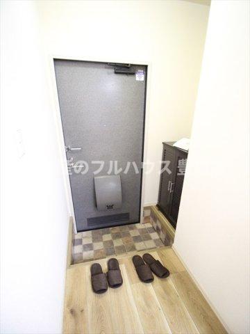 玄関　写真は別室