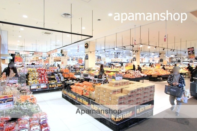 スーパー　イオンモール食品売場（スーパー）まで150m