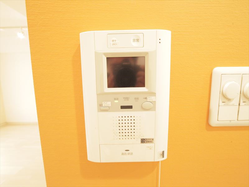 セキュリティ　モニター付きインターホン